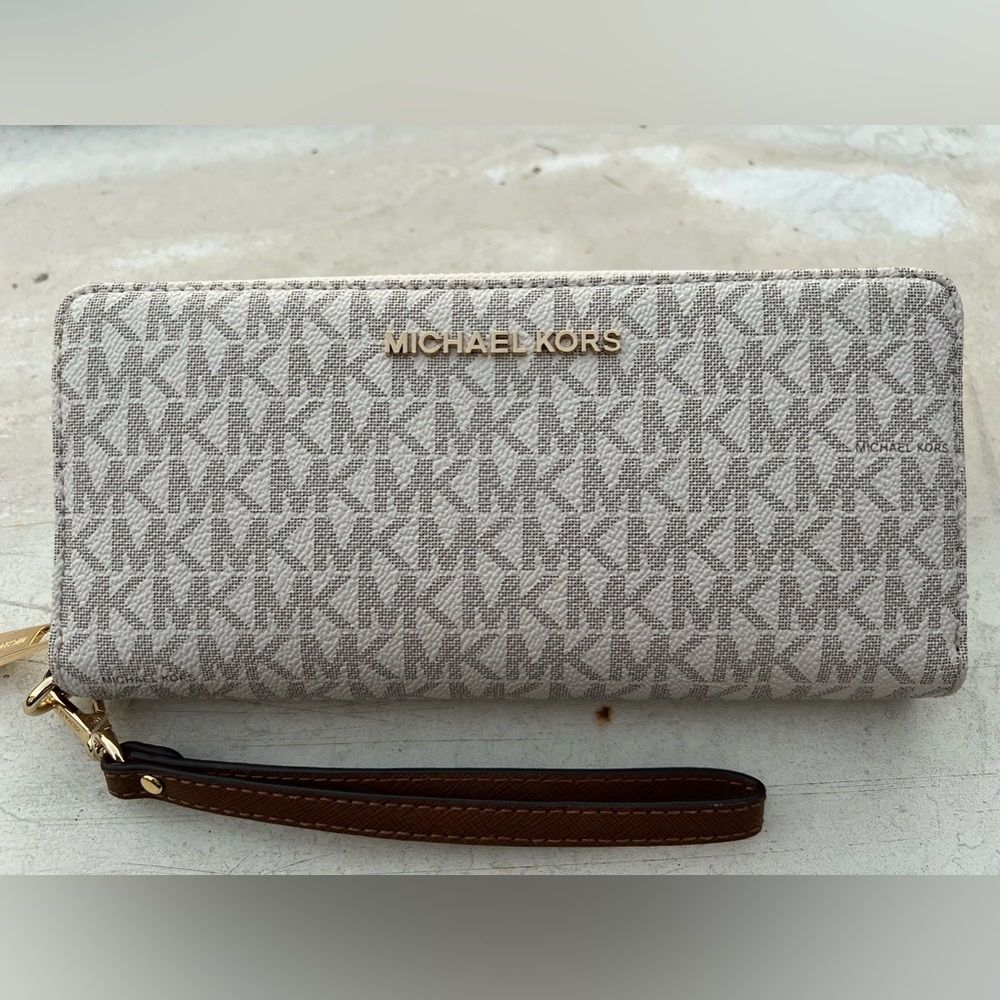 Michael Kors large logo Continental wallet